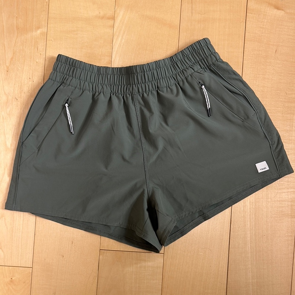 Vuori Green Athletic Shorts Lightweight Elastic Waist